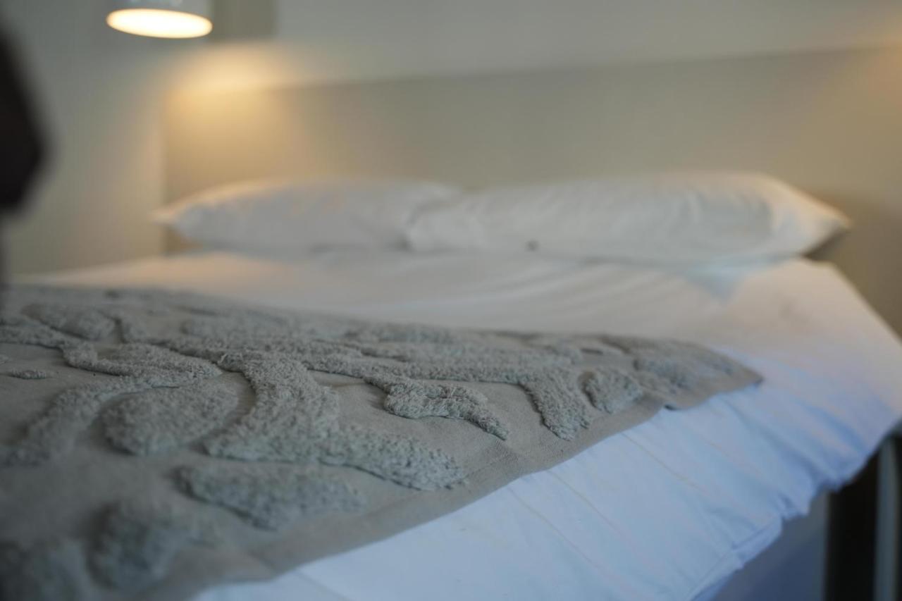 Gorgeous Comfortable Apartment On The High Street Merthyr Tydfil Buitenkant foto